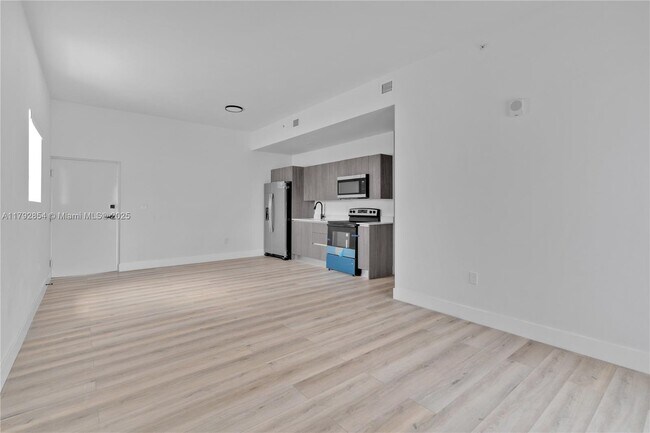 Foto del edificio - 1534 NW 1st St