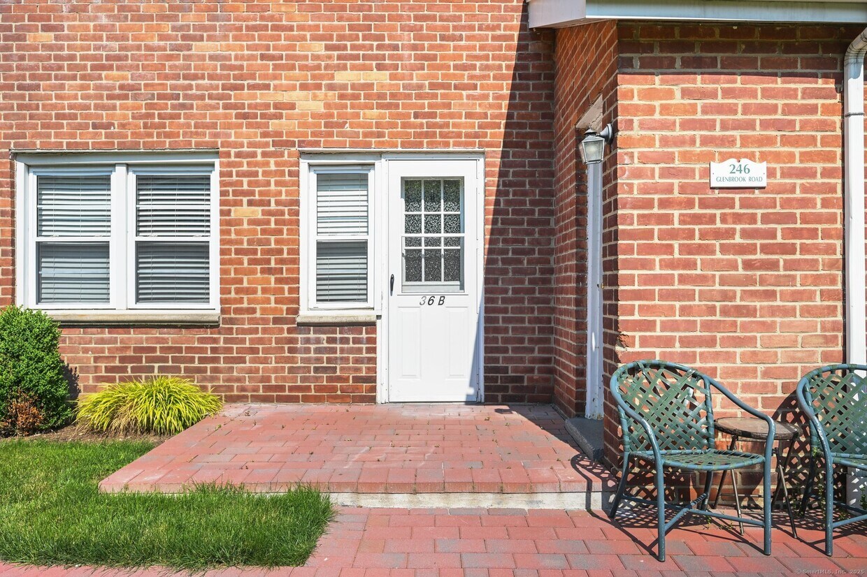 Foto principal - 246 Glenbrook Rd
