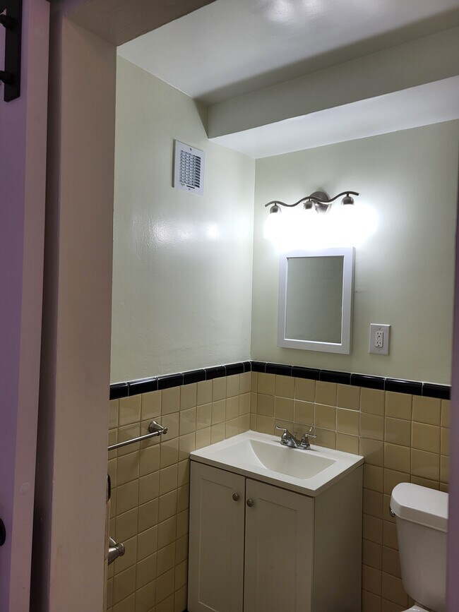 Foto del edificio - 11720 Edgewater Dr