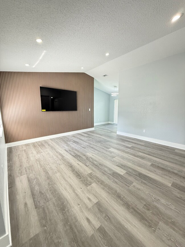 Foto del edificio - 7100 70th St N