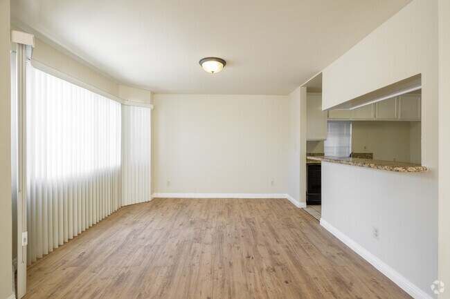 3HAB, 2BA - 1,150 ft² - Comedor - Duane Heights Apartments