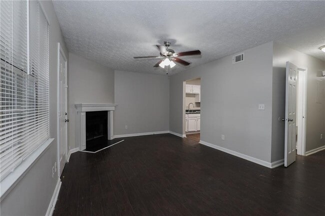 Building Photo - 7215 Crestside Dr