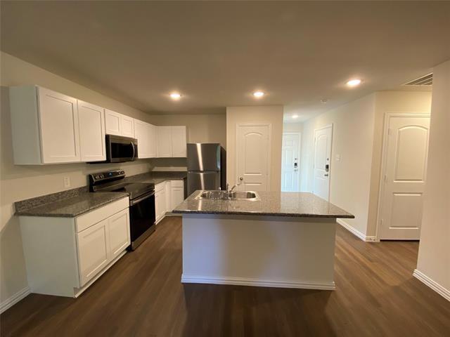 Building Photo - 2208 Sayle St