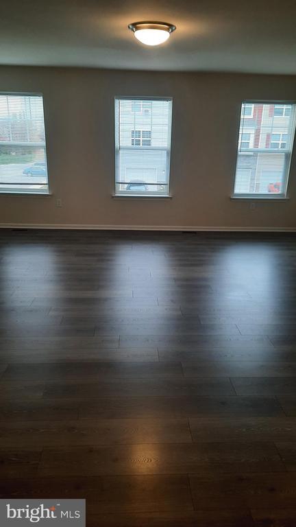 Foto del edificio - 945 Admiral's Quay Dr