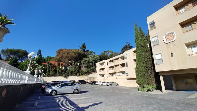 Foto del edificio - Carmel Heights Apts