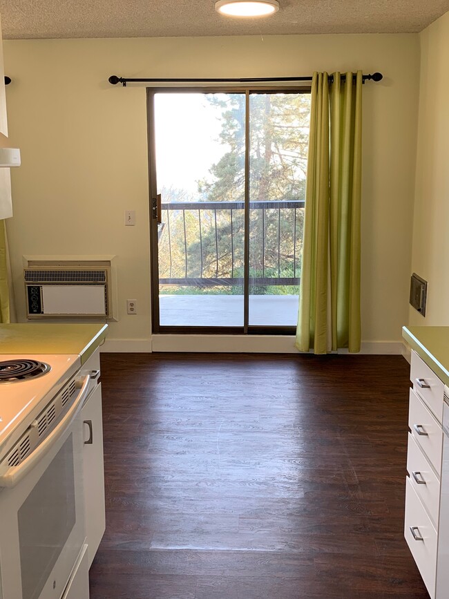 Dine with Unobstructed View - 45 Eagle Crest Dr