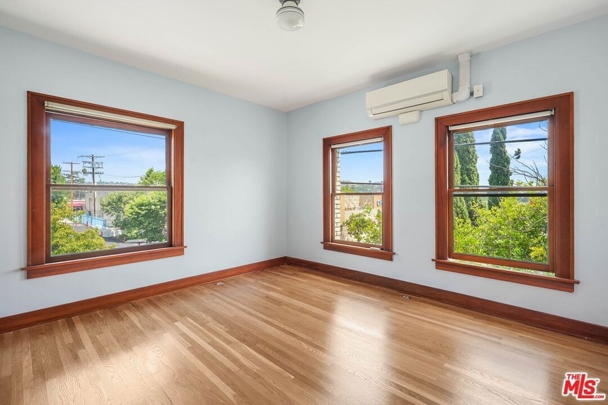Primary Photo - 5121 1/2 Eagle Rock Boulevard Unit B