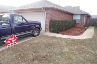 Building Photo - 3813 Southwind Ave