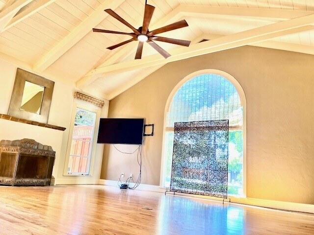 Foto del edificio - 1002 Hazelwood Ave