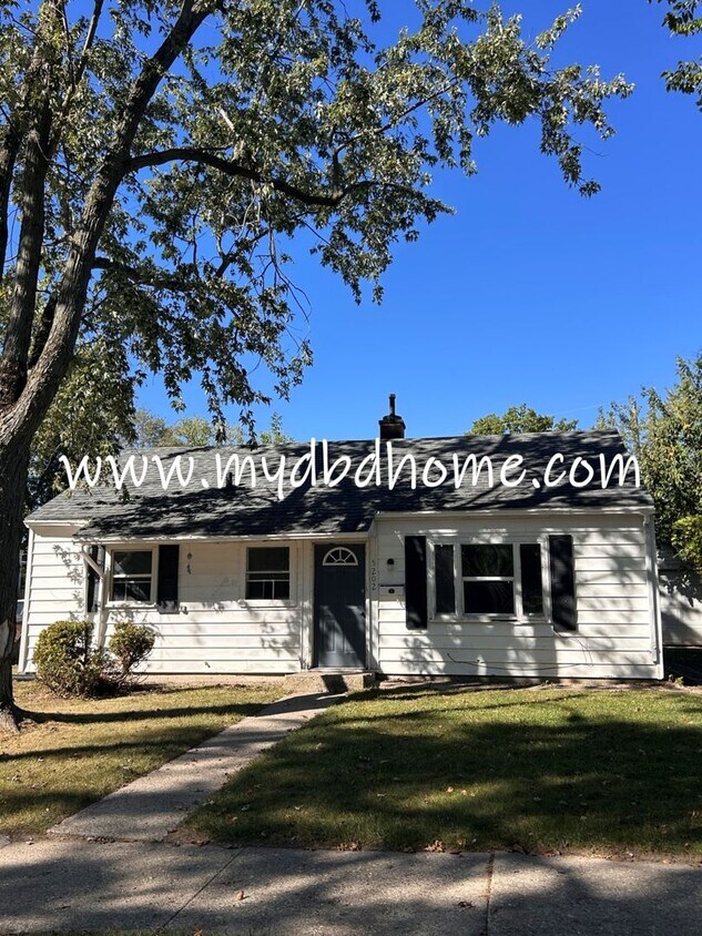 Foto principal - 5202 Bowser Ave