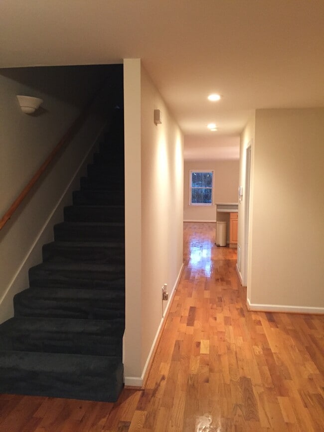 Foto del edificio - 685 Garibaldi St SW