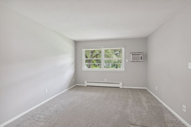 Foto del edificio - 1921 103rd Ave NW