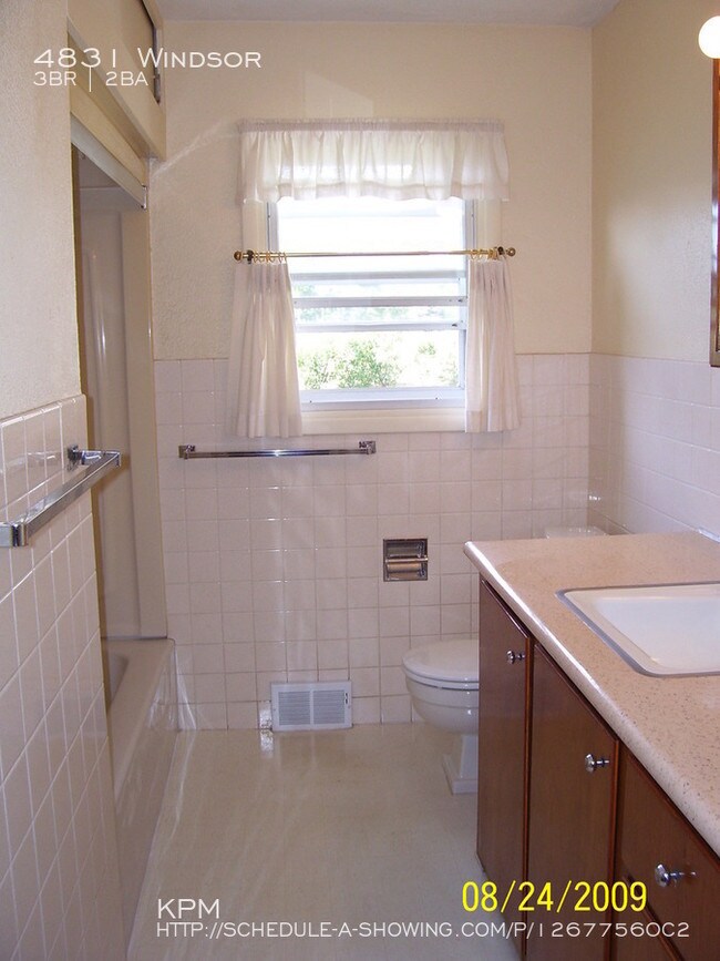 Foto del edificio - 4831 Windsor Dr