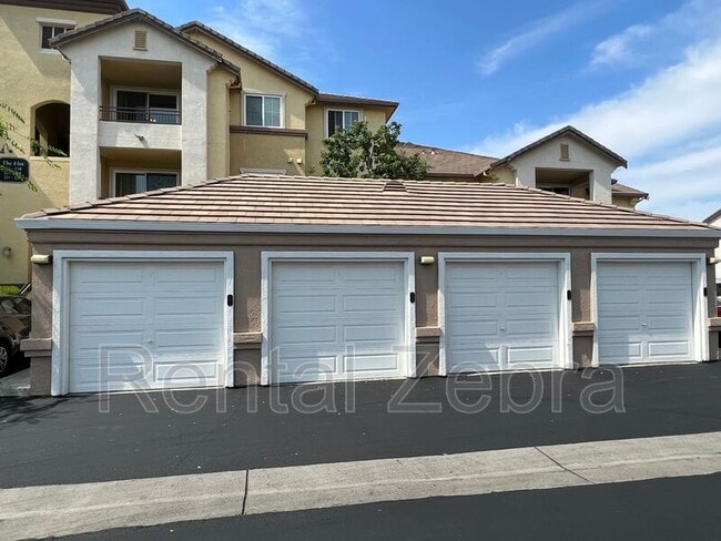 Building Photo - 1360 Shady Ln