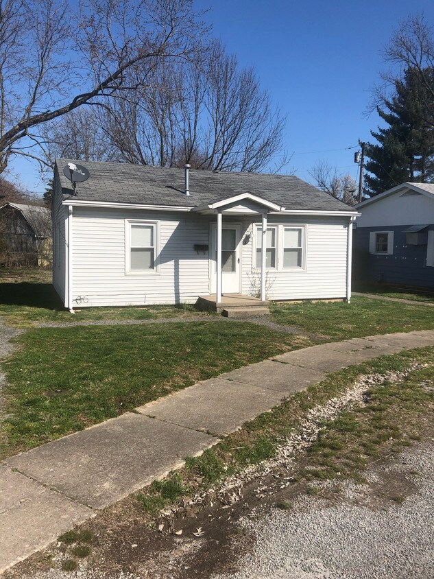 8 A Ln, Herrin, IL 62948 House Rental in Herrin, IL