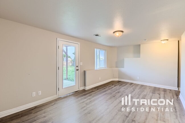 Building Photo - 4318 Sunridge Dr