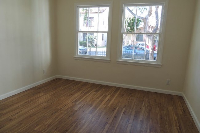 Interior Photo - 1120 N Vista St