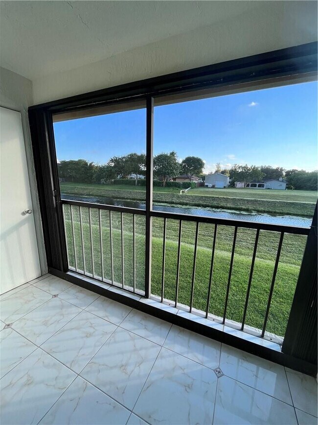 Foto del edificio - 9449 Boca Cove Cir