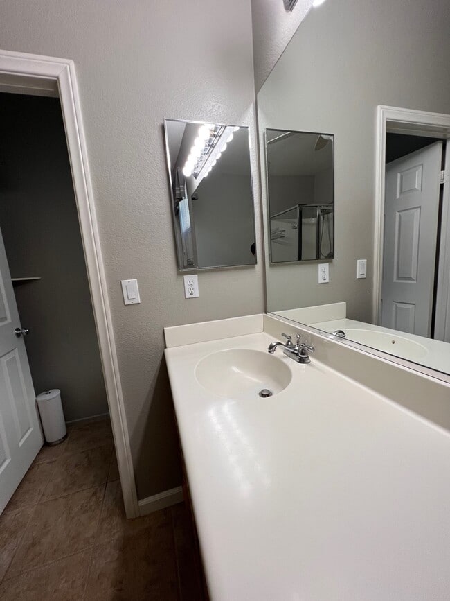 Foto del edificio - 29762 Northshore St