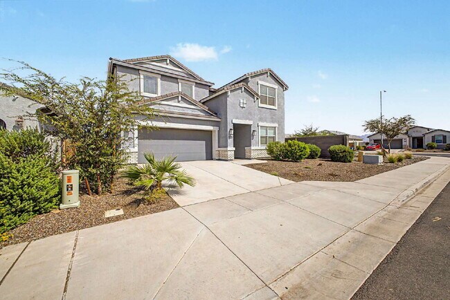 Building Photo - RESORT-STYLE COMMUNITY LIVING + 4 BEDROOMS + SPACIOUS LOFT!