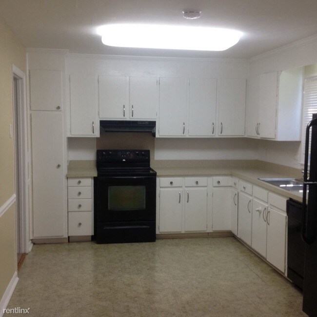 Building Photo - 5842 Mullis Rd