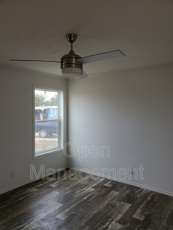 Foto del edificio - 87 Jerry Dr