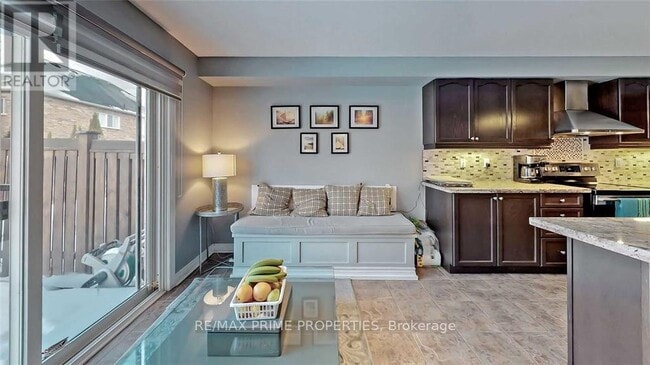 Building Photo - 69 Whitlock Crescent