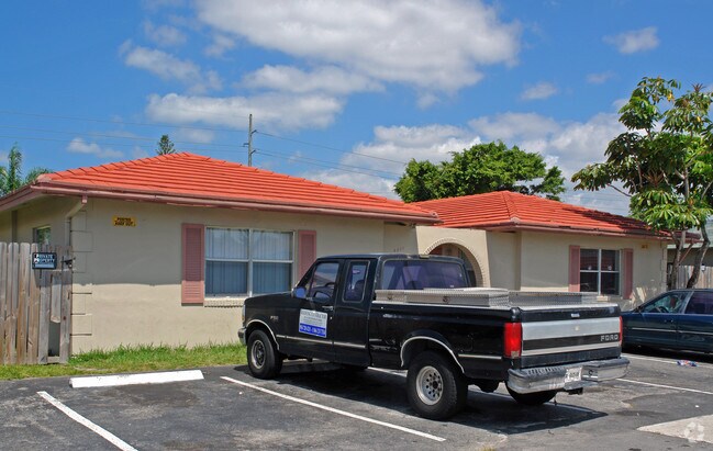 Foto del edificio - 4031 NW 30th Ter