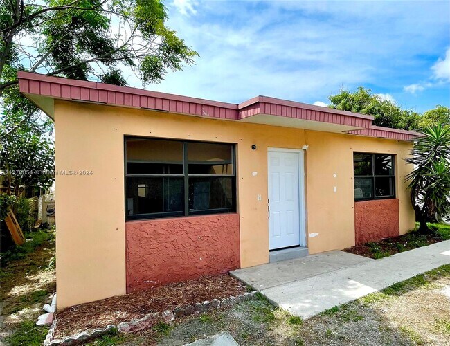 Foto del edificio - 862 SE 9th Ct