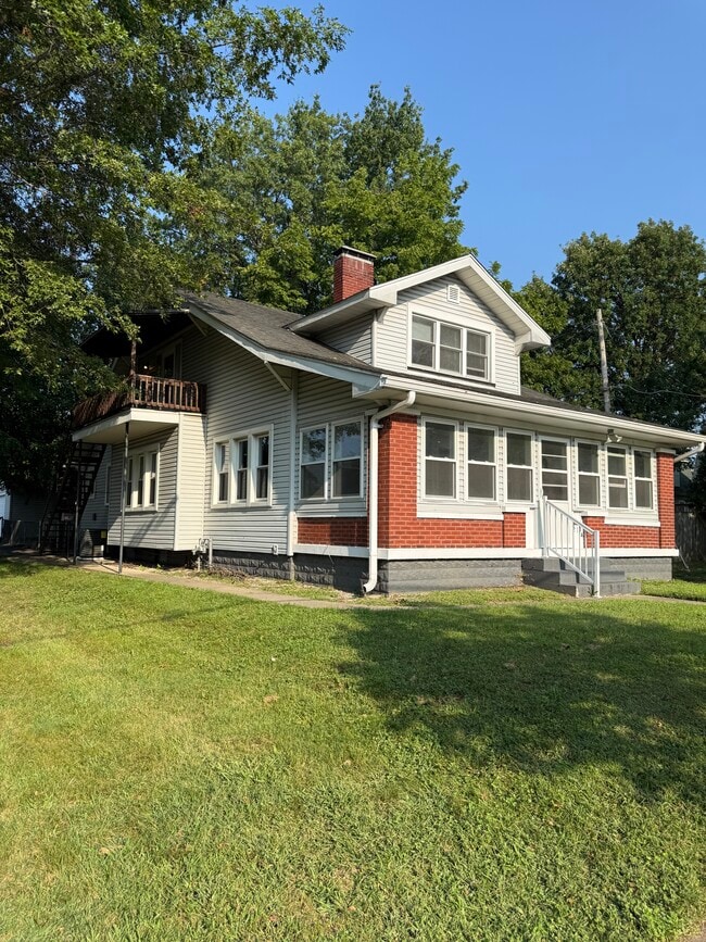Building Photo - 219 S 19th St