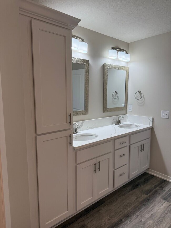 Foto del edificio - Brand New Spacious 2-Story with 3 bedrooms/2.5 bathrooms in Waverly