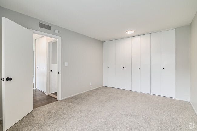 1BD, 1BA - 690SF - Harris & Cross Apartments