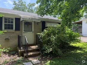 Building Photo - 3857 Saunders Ave