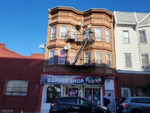 Building Photo - 343 Market St