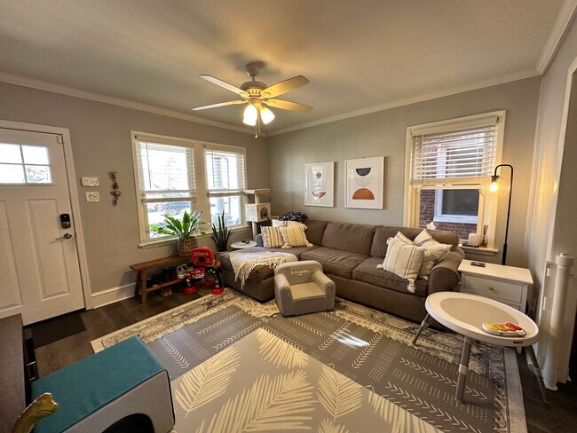 Foto del edificio - 10 W Knight Ave