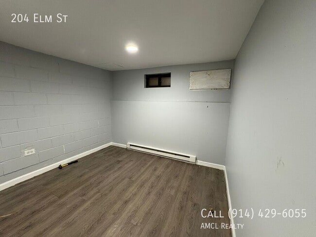 Photo - 204 Elm St Apartment