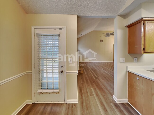 Foto del edificio - 115 Brookhaven Ln