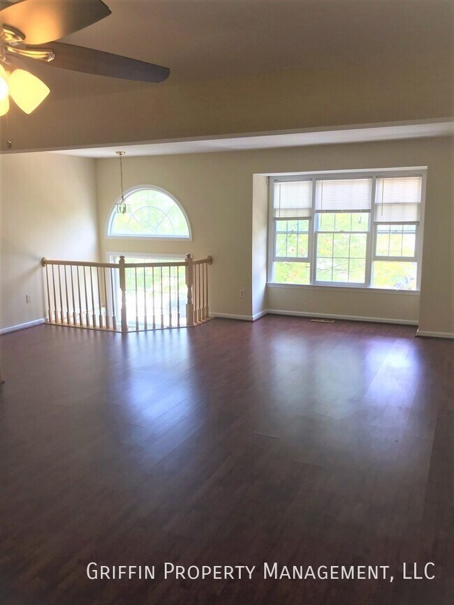 Building Photo - 8610 Woodland Manor Dr