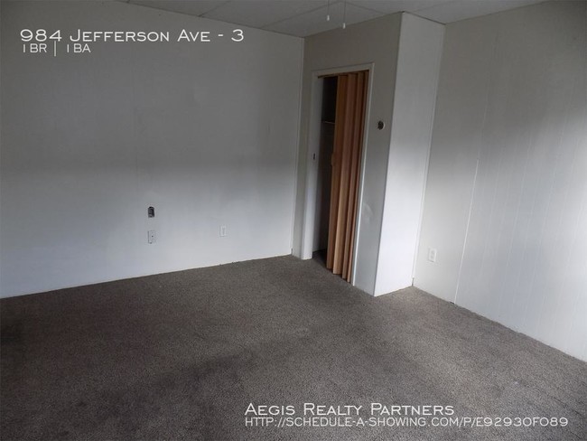 Building Photo - Great 1 bedroom apartment! Sec.8 Approved!!