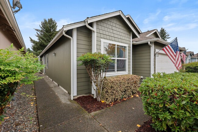 Building Photo - Move in ready! 3 bedroom rambler - Great l...