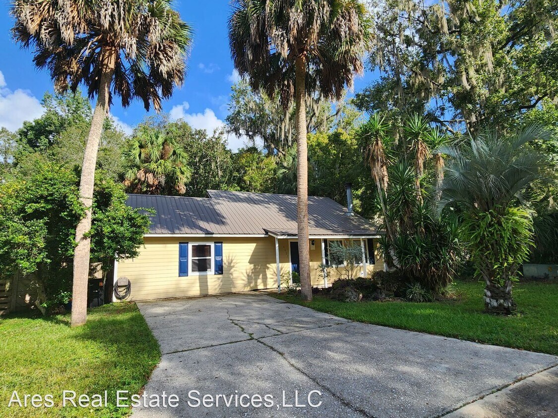 4 br, 3 bath House 4629 SW 57th Drive House Rental in Gainesville