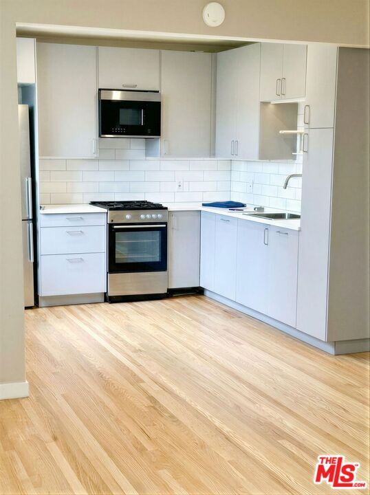 Foto del edificio - 16852 McCormick St