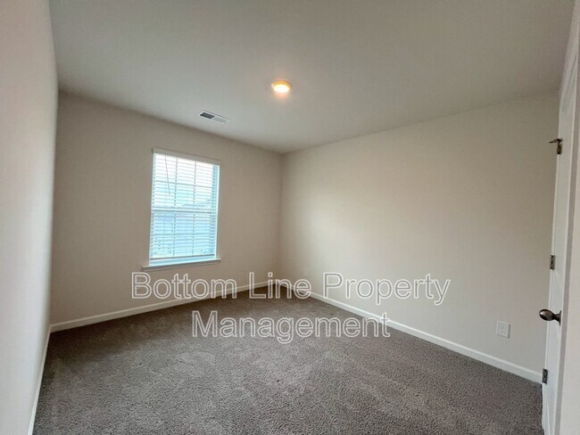 Foto del edificio - 1603 Blue Velvet Ln