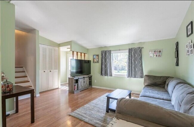 Foto del edificio - 5744 Dalton Dr