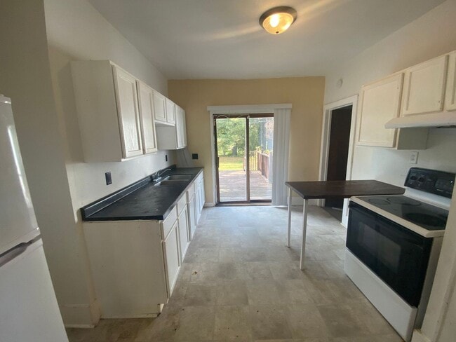 Foto del edificio - 3 Bed 1 Bath Single Home in Antigo