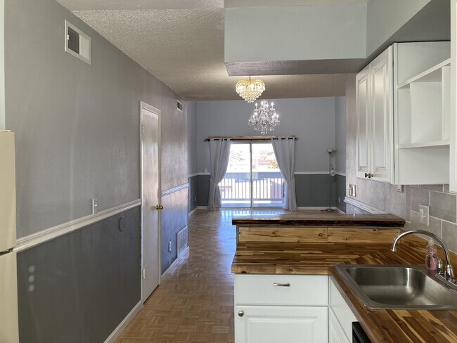 Building Photo - 3440 Parkmoor Village Dr