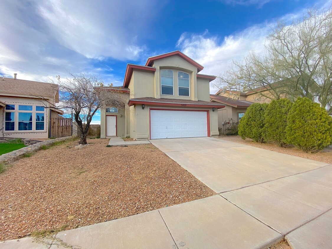 Foto principal - Northeast El Paso 3 bed with Upstairs Loft!