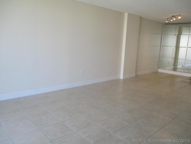 Foto del edificio - 2801 NE 183rd St