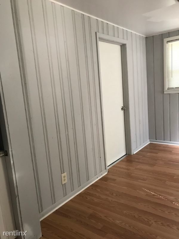 Building Photo - 3 br, 1 bath House - 3233 Dillon St Fl 32254