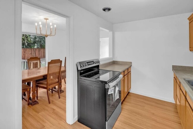 Building Photo - 3602 NE 75th St